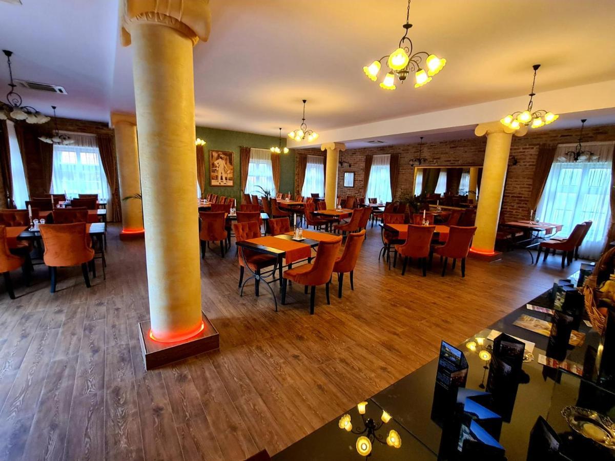 Hotel & Restoran Dvorac Gjalski Zabok Exterior foto